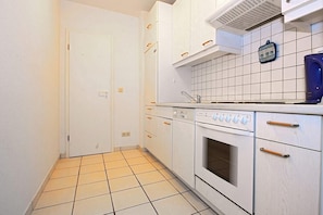 Micro-ondes, four, plaque de cuisson, lave-vaisselle