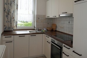 Køleskab, ovn, kogeplade, opvaskemaskine