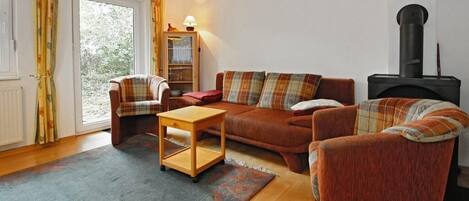 TV, fireplace, DVD player, stereo