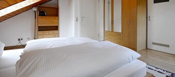 Familienfreundliches Ferienhaus mit SĂŒd-terrasse und Kaminofen in StrandnĂ€he