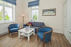 Télévision, livres, chaîne hi-fi