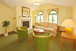 TV, stereo - Residiert in der Historischen Villa am Ostseestrand im Kaiserbad Heringsdorf! (Heringsdorf)