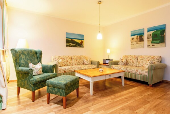 TV, DVD player, books, stereo