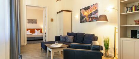 TV, libri, impianto stereo