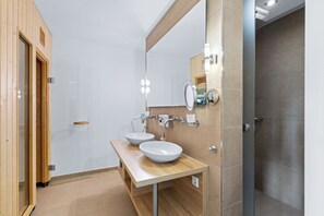 Regadera, secadora de cabello, bidet