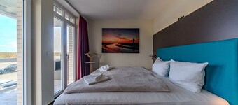 Schöne Ferienwohnung mit Sauna und Tollem, Großem Balkon mit Blick zum Deich