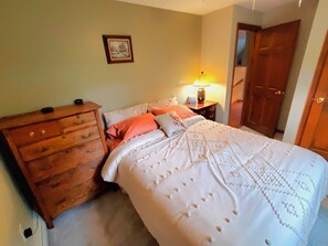 2 chambres, fer et planche à repasser, accès au Wi-Fi (inclus)