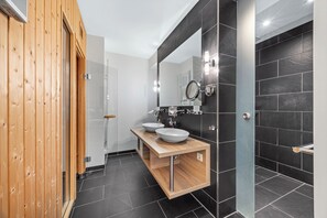 Dusche, Haartrockner, Bidet