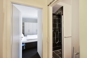 2 Schlafzimmer, Reisekinderbett, kostenloses WLAN