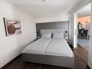 1 bedroom, travel cot, free WiFi