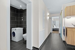 Douche, sèche-cheveux