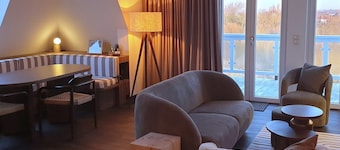 Strandnahe, Tolle 92 qm Dachgeschosswohnung mit Sauna, 2 Balkonen und Meerblick