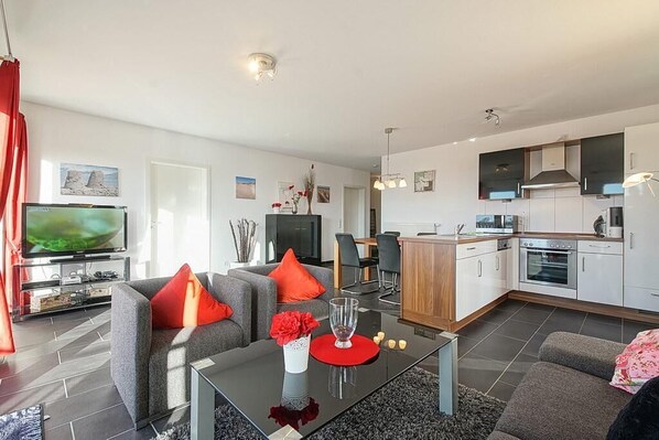 TV, DVD player, books, stereo