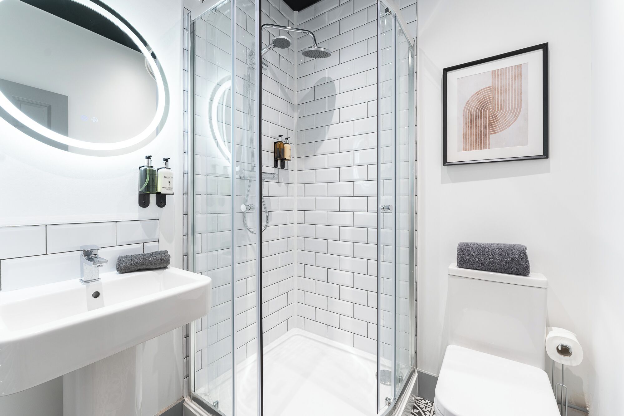 Studio – superior | Bad | Dusj, designertoalettartikler, hårføner og håndklær