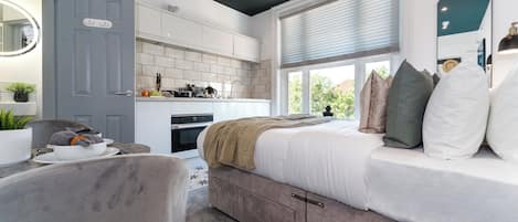 Superior Studio | 1 bedroom, premium bedding, individually decorated