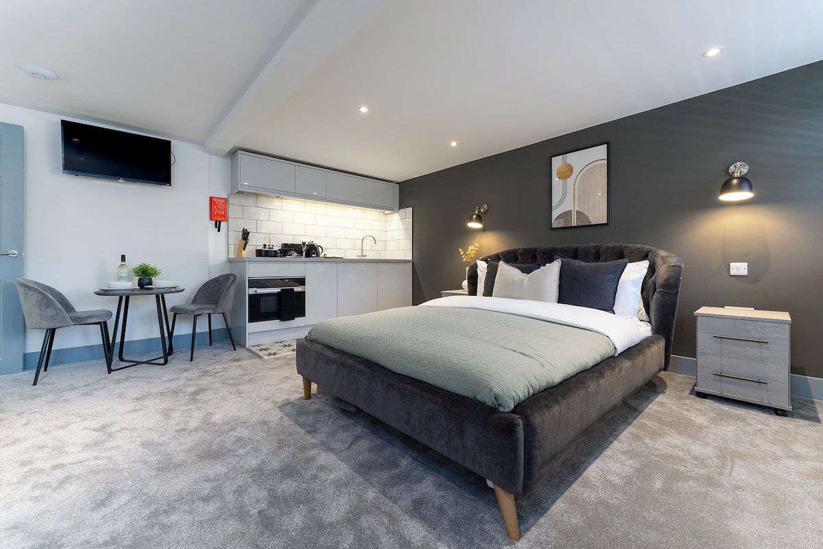 1 bedroom, premium bedding, individually decorated