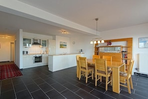 Dining - Tolles Nordsee-apartment mit 54 qm Dachterrasse, Meerblick, Sauna und Kaminofen! (Nordseeheilbad Schillig)