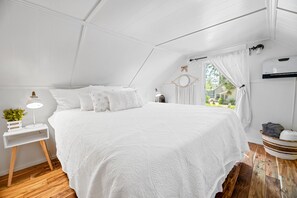 3 bedrooms, iron/ironing board, travel crib, free WiFi