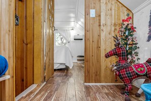 3 bedrooms, iron/ironing board, travel crib, free WiFi