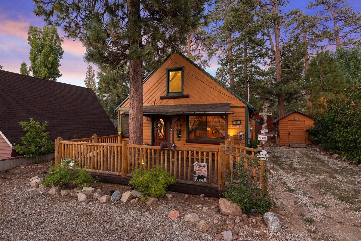 HotTub • WalkToLake • 4min Drive2Village • FirePit