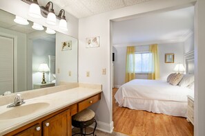 2 dormitoris, escriptori, planxa i posts de planxar i wifi gratuïta 