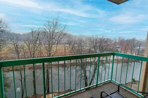 Property grounds - Dolly Dreams - Fireplace, Minutes to Dollywood! (Pigeon Forge)