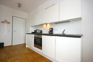 冰箱、烤箱、炉灶、洗碗机