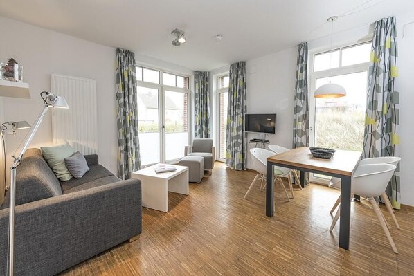 Tv, dvd-afspiller, bøger