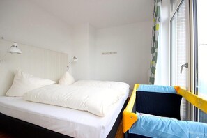 2 bedrooms, iron/ironing board, free WiFi - Tolles Ferienapartment mit Großem, Sonnigen Südbalkon - nur 100 m zum Strand! (Nordseeheilbad Wangerooge)