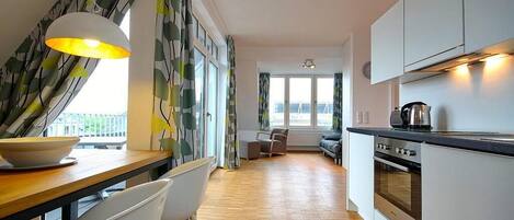 Kylskåp, ugn, spishäll och diskmaskin