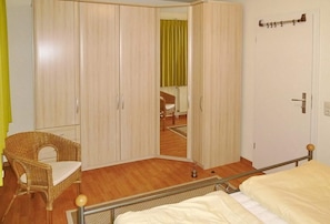 1 bedroom, iron/ironing board, free WiFi