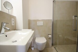 Douche, sèche-cheveux
