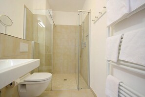 Douche, sèche-cheveux
