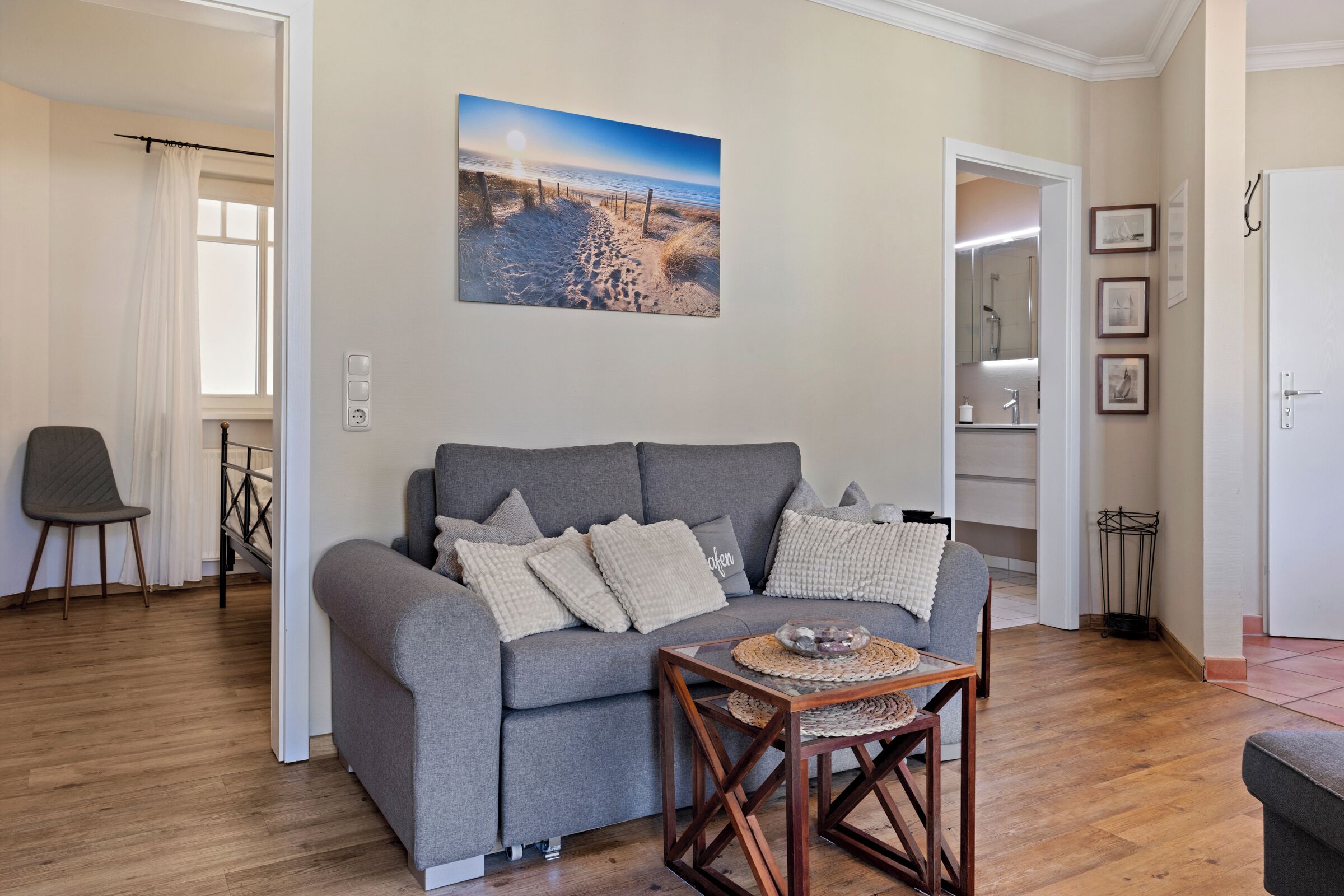 TV, DVD player, books, stereo