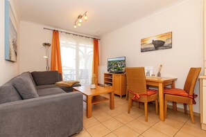 Tv, dvd-spelare och en stereo