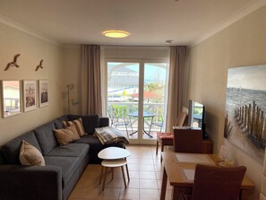 Fernseher, DVD-Player, Stereoanlage