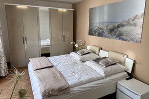 2 habitaciones, tabla de planchar con plancha y wifi gratis 