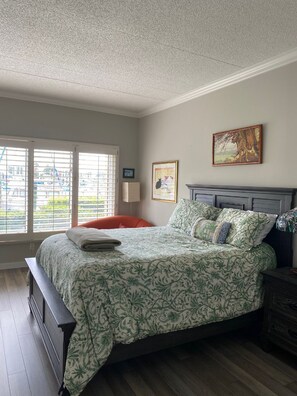 1 bedroom, desk, free WiFi, bed sheets - 1/1 Waterfront Condo, marina and 10-minute drive to downtown and beaches. (St. Augustine)