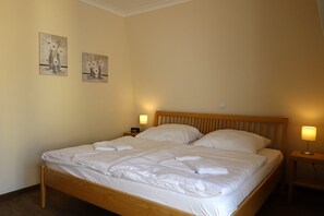 2 slaapkamers, een strijkplank/strijkijzer, gratis wifi