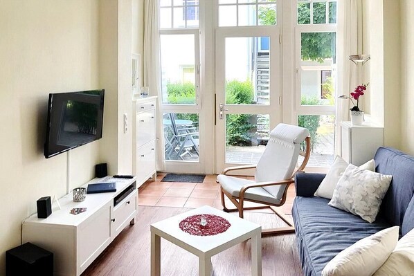 Tv, dvd-afspiller, stereoanlæg