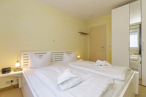 1 bedroom, iron/ironing board, free WiFi