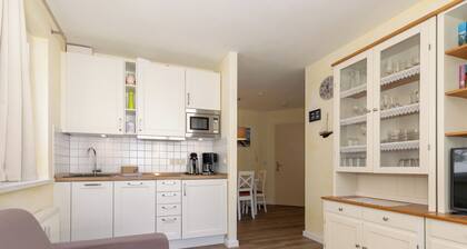 Strandnahe Ferienwohnung für zwei mit West-Balkon - nur 400 m zum Ostseestrand!