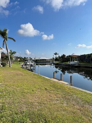 Unclassified image, 2 of 14, button