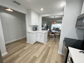 Unclassified image, 4 of 17, button