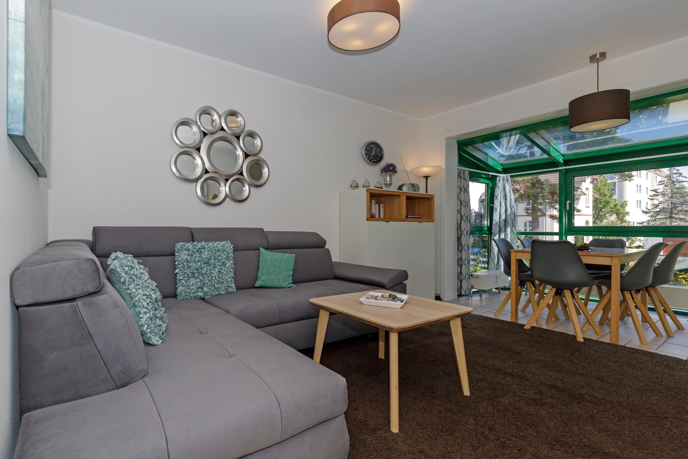 Fernseher, Bücher, Stereoanlage