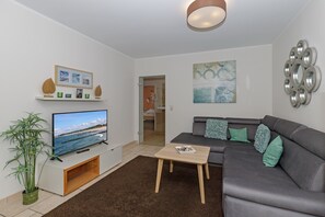 Télévision, livres, chaîne hi-fi