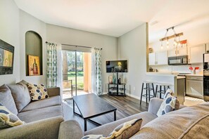 TV - 9 Mi to Disney: Davenport Townhome w/ Resort Pool! (Davenport)