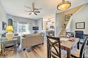 TV - 9 Mi to Disney: Davenport Townhome w/ Resort Pool! (Davenport)