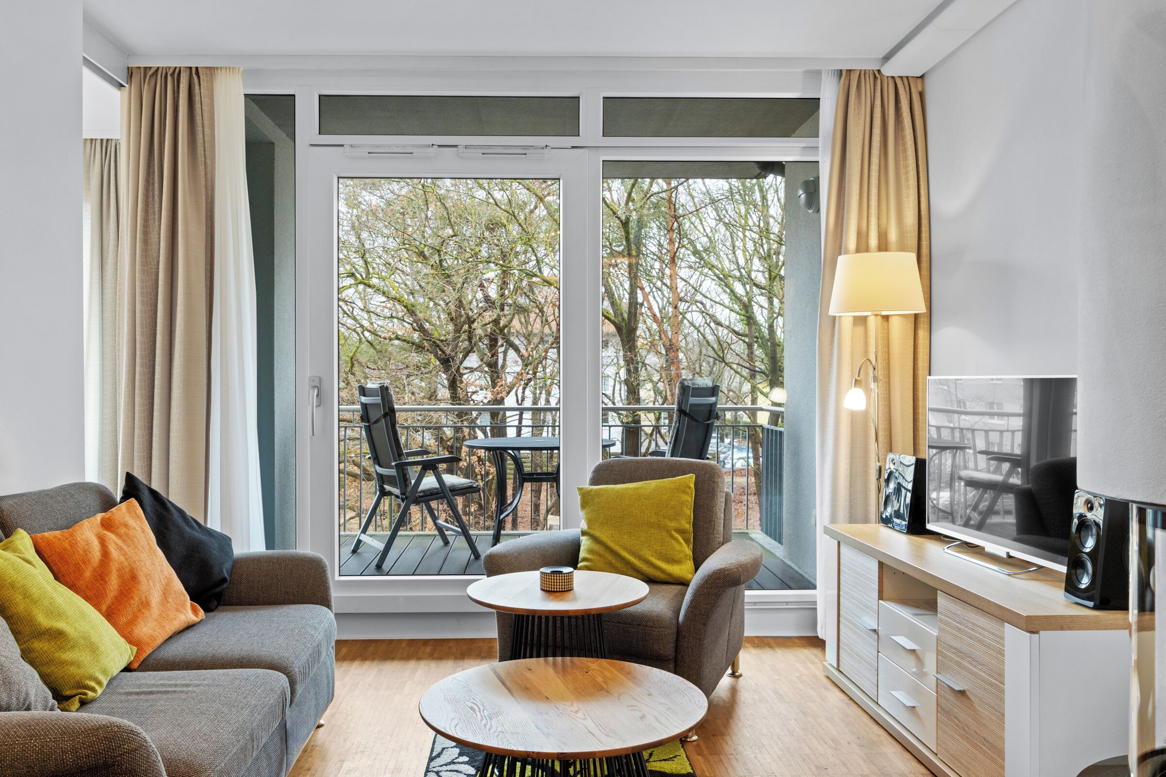 TV, fireplace, stereo