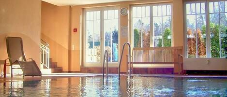 Indendørs pool, opvarmet pool